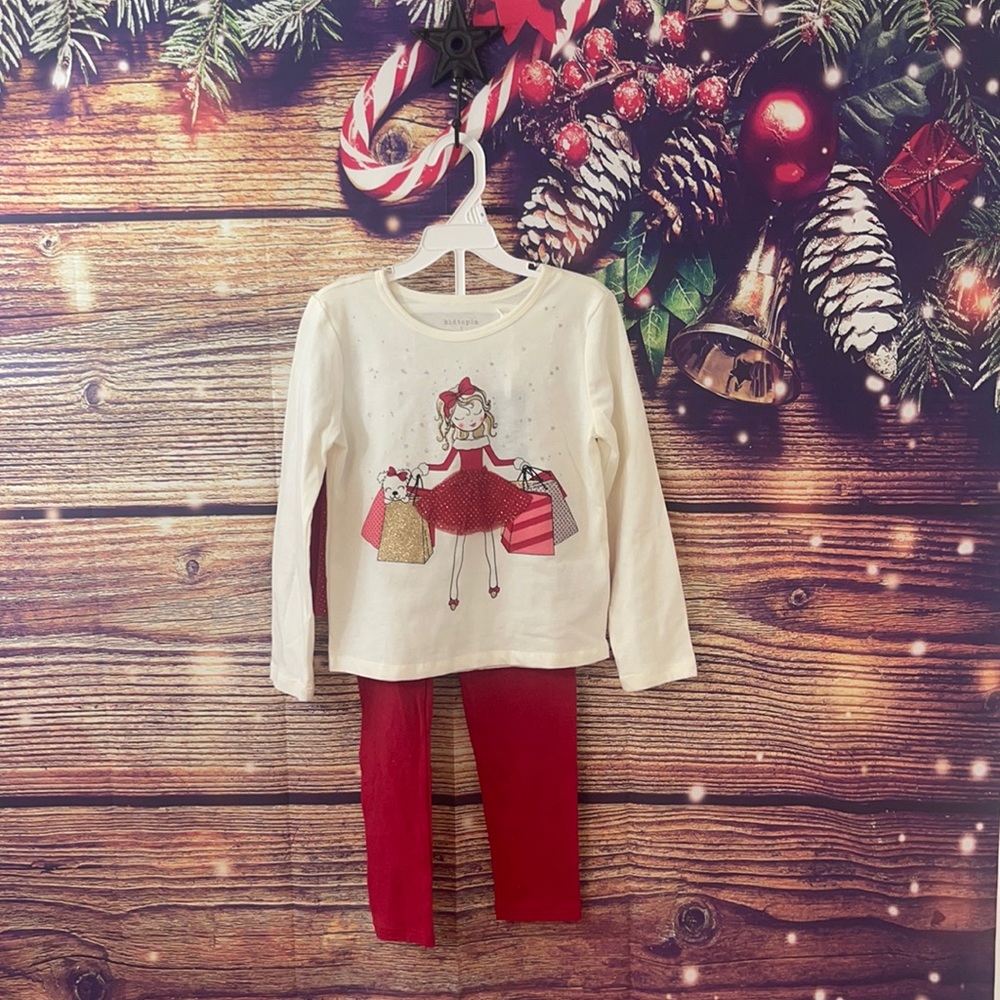 Brand new girls Kidtopia 2 piece holiday themed outfit. Size 5.